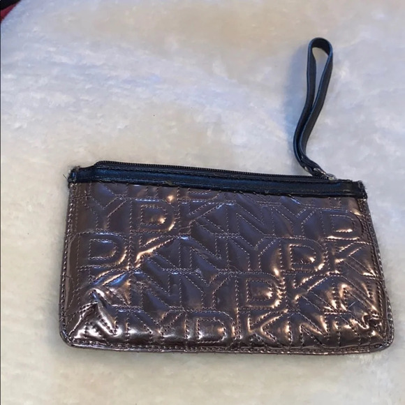 DKNY  Logo Wrislet - Picture 2 of 9